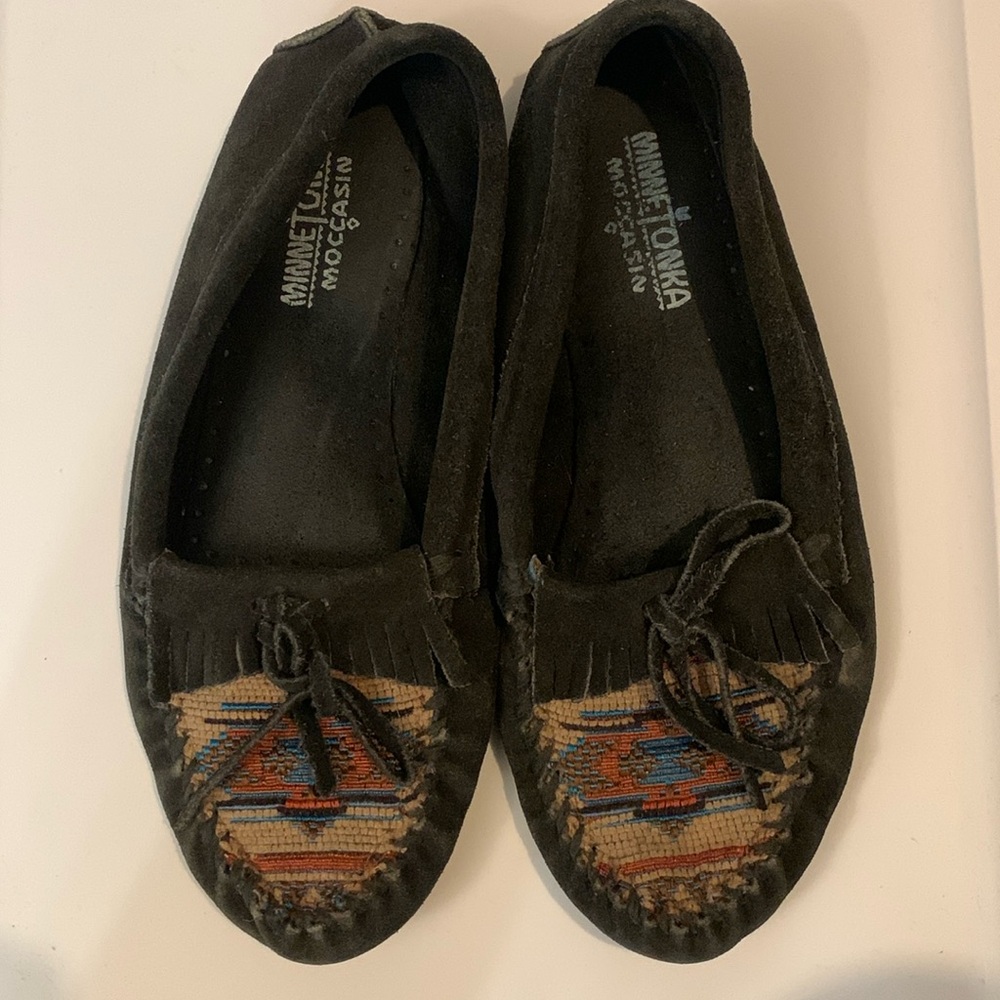 Minnetonka El Paso Black Southwest Suede Embroidered Moccasins Women 9.5